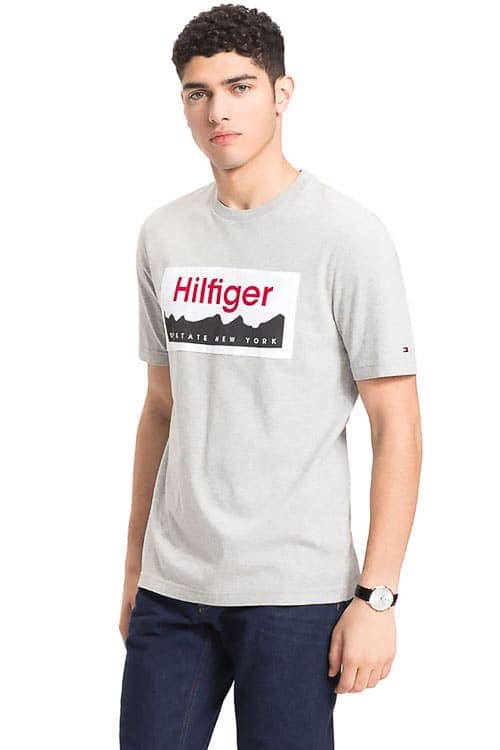 T-SHIRT LABEL FASHION FIT TEE